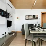 Panoramic Views I Apartament